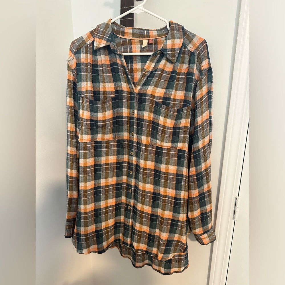 ANTHROPOLOGIE BUTTON UP